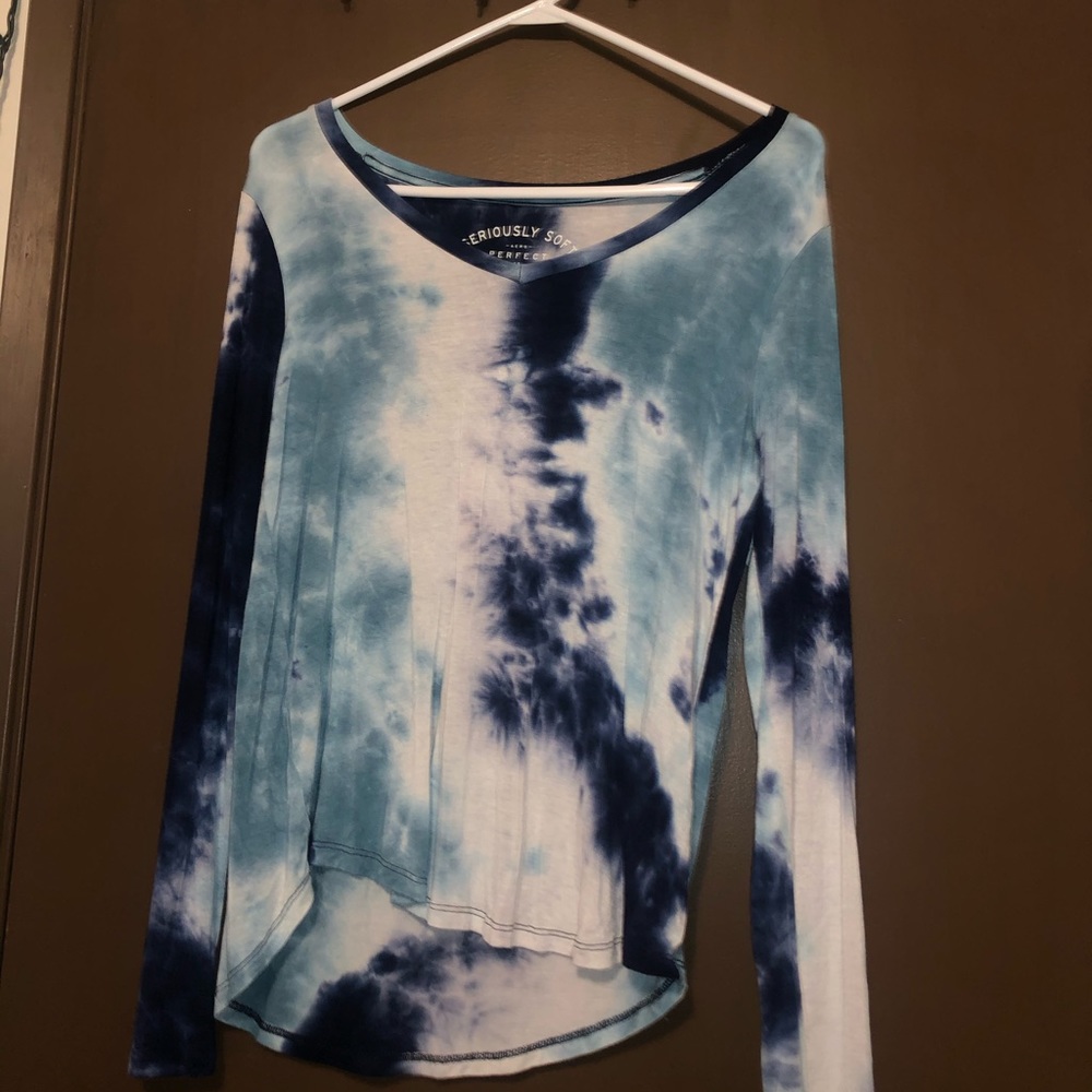 Long Sleeve V-Neck